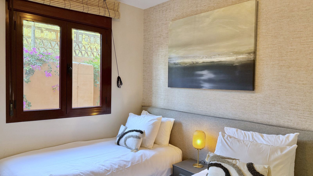 0018aad57330ec8a814c8595c9227a08 - 17