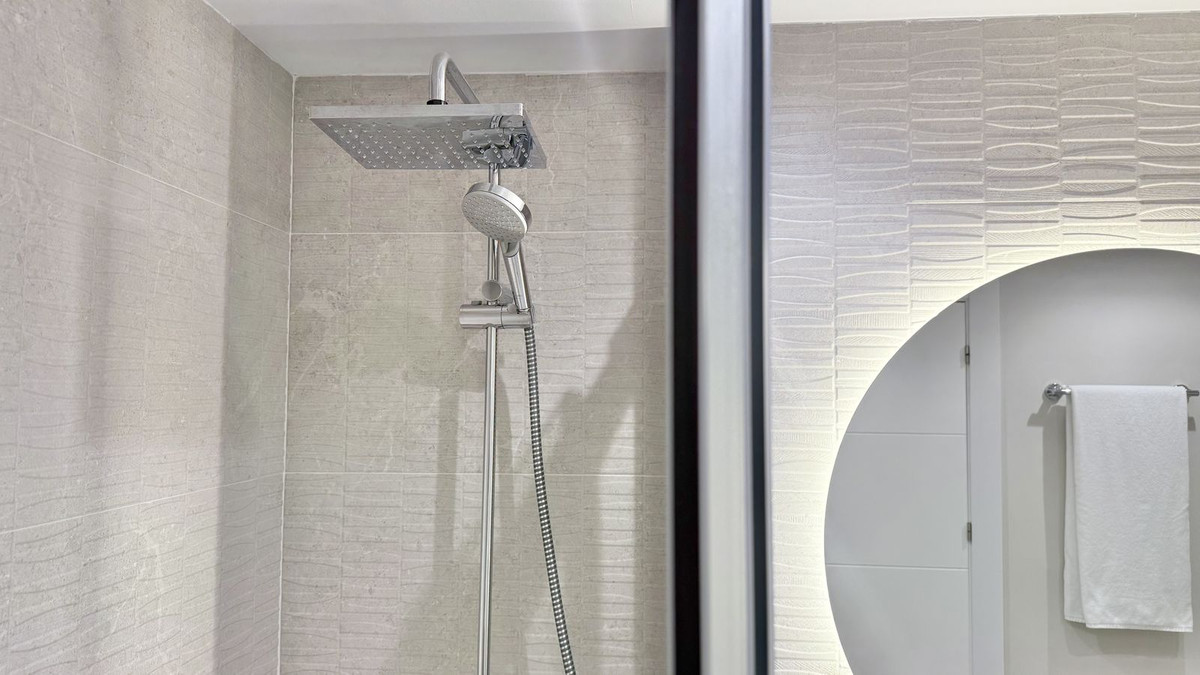 0018aad57330ec8a814c8595c9227a08 - 21