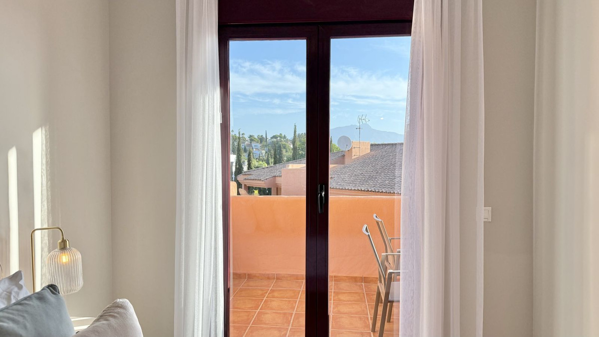 0018aad57330ec8a814c8595c9227a08 - 25