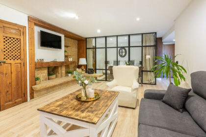 01b5245e80a8f3c2e94b3de10b3b25db - 6