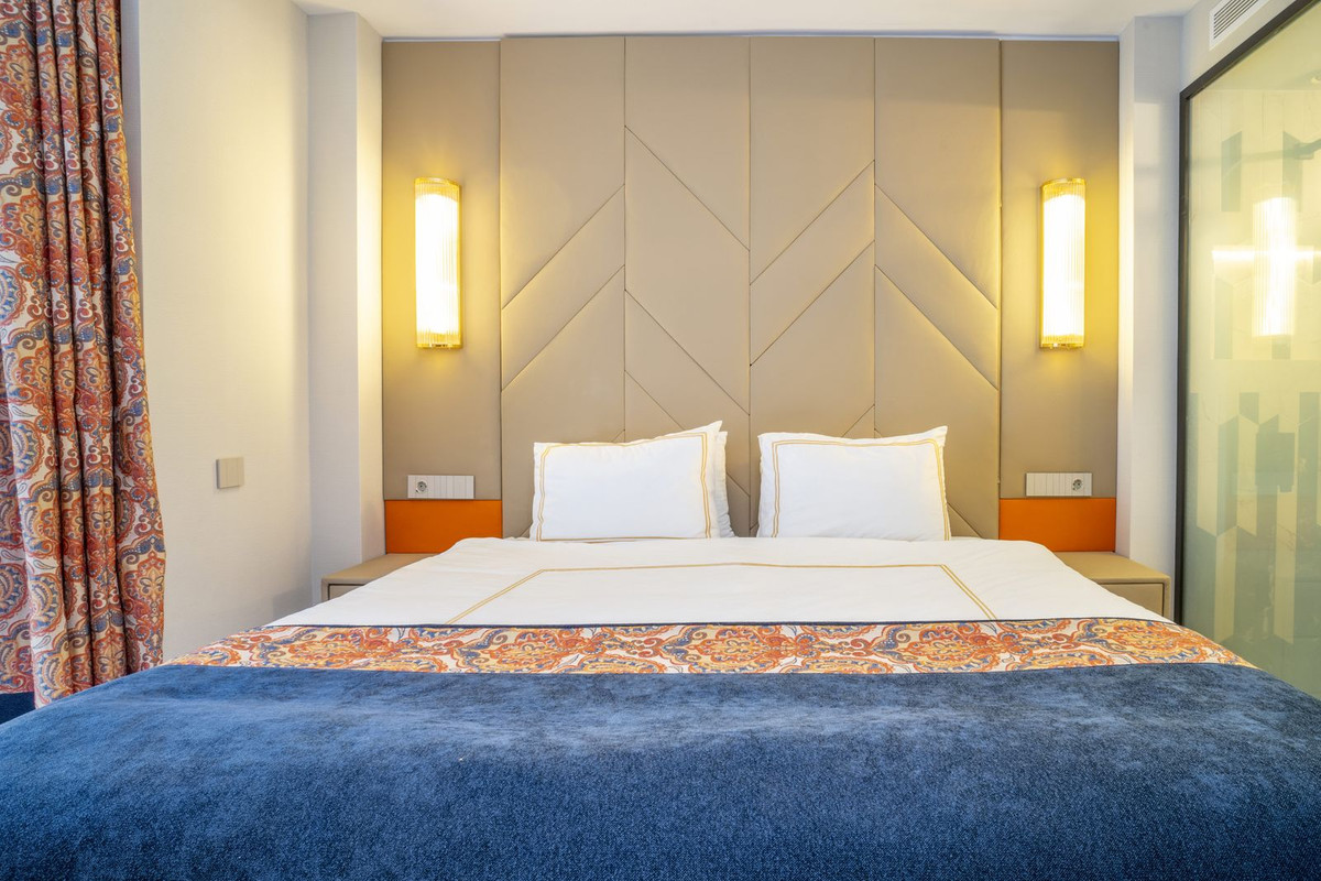 0240242b5f90e1cb360ca5a356d896e3 - 19