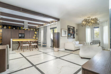 0240242b5f90e1cb360ca5a356d896e3 - 2