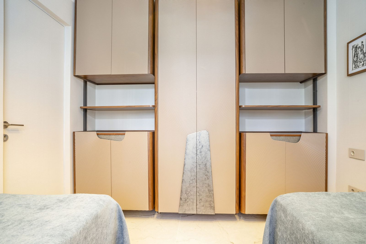 0240242b5f90e1cb360ca5a356d896e3 - 26