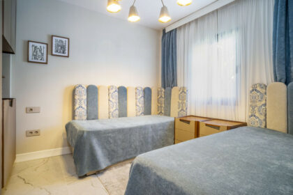 0240242b5f90e1cb360ca5a356d896e3 - 27