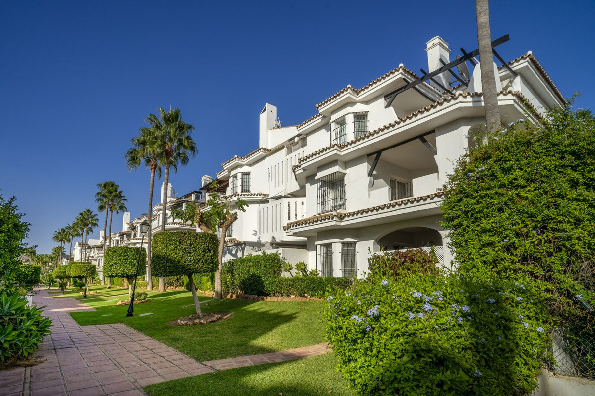 0240242b5f90e1cb360ca5a356d896e3 - 35