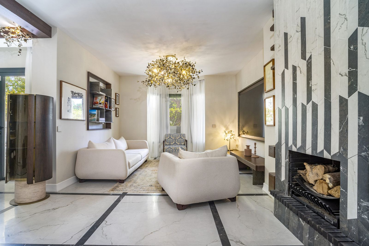 0240242b5f90e1cb360ca5a356d896e3 - 8