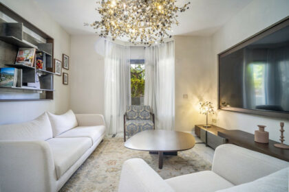 0240242b5f90e1cb360ca5a356d896e3 - 9