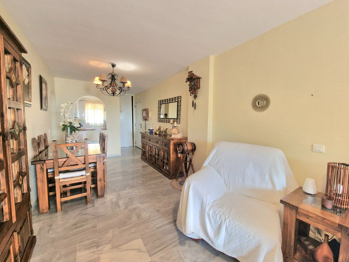 0276bf896377a756b04f2a83798619b0 - 12