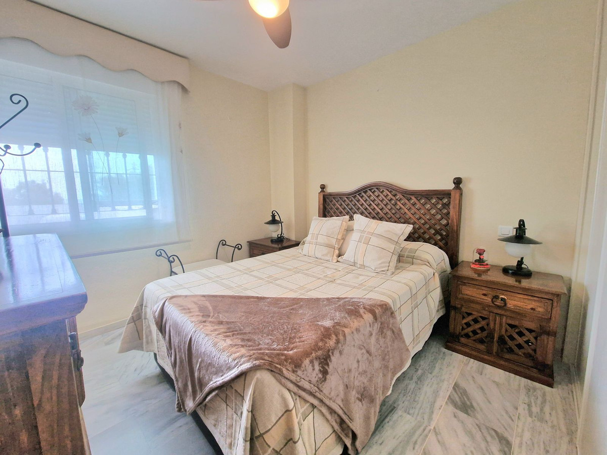 0276bf896377a756b04f2a83798619b0 - 24