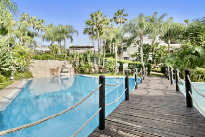 028ec94fed25ccae9f4ea2a365a28888 - 1