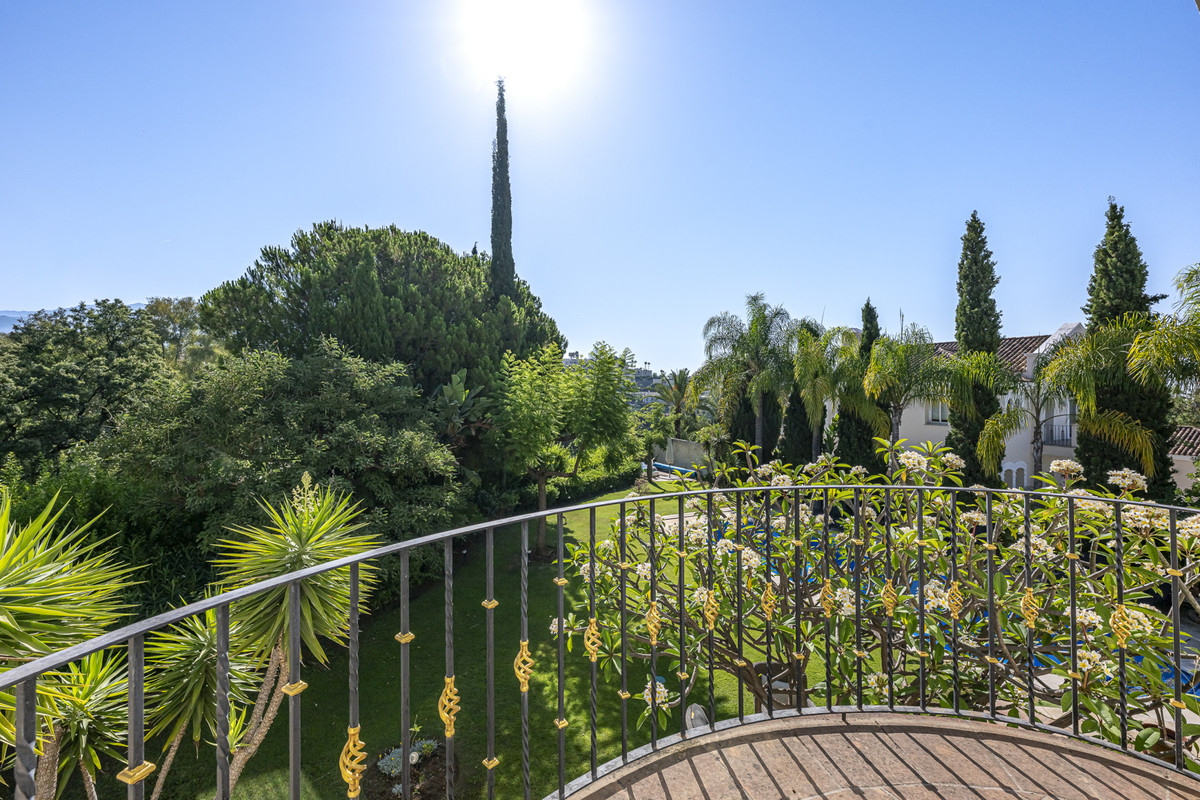 036b09b04a0ecb6d65833714f4a0b516 - 27