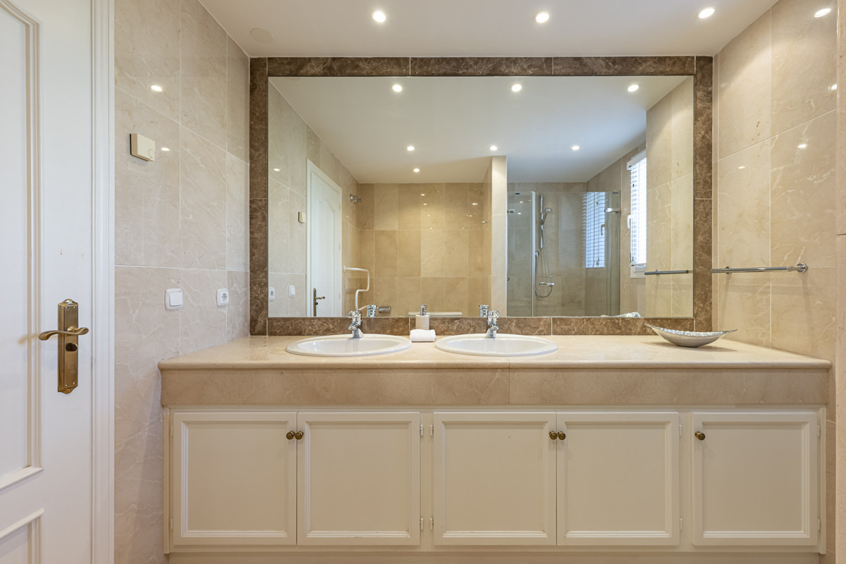 036b09b04a0ecb6d65833714f4a0b516 - 34