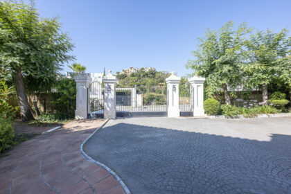 036b09b04a0ecb6d65833714f4a0b516 - 51