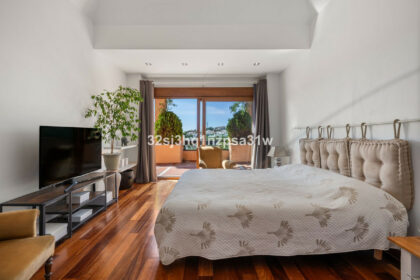 0615391e94a1fd63845ff81cc5e31a7b - 16