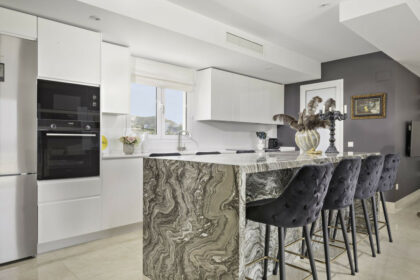 06b1c585867efba5cfb9d7ee176f1692 - 14