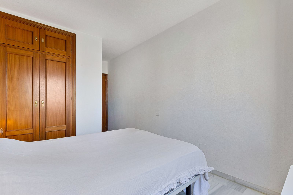 06d6e850e91032c95eb651760b0f8d5a - 10