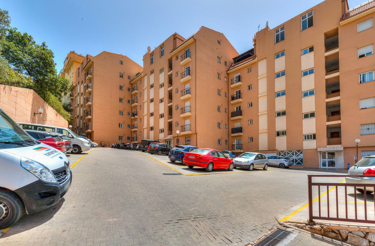 06d6e850e91032c95eb651760b0f8d5a - 17