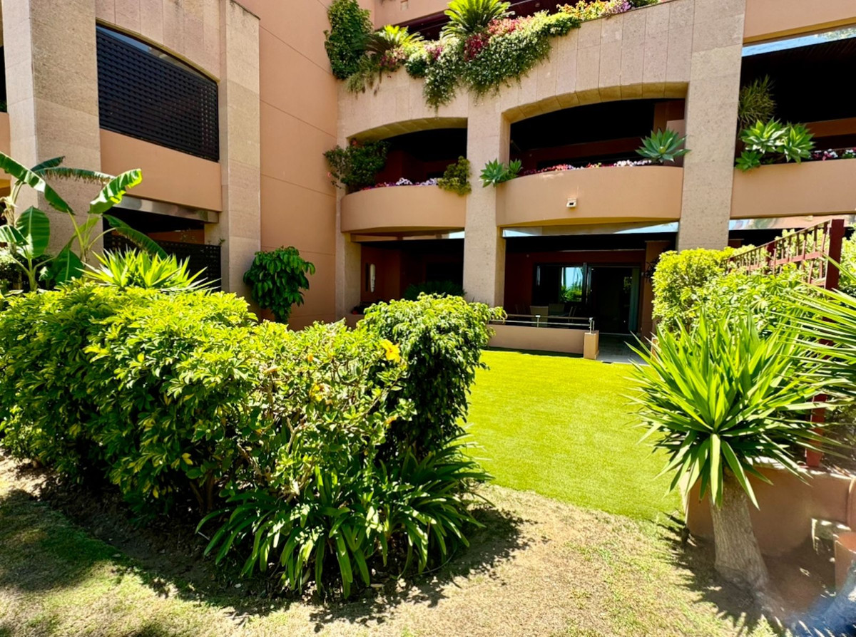 0763b950c85c82cf9d58ca95da5836de - 20