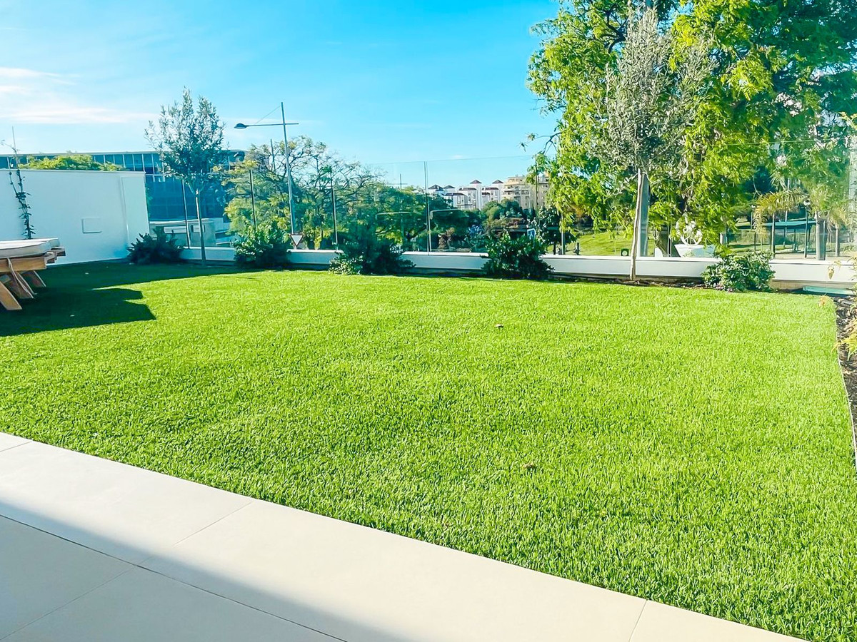 0784677893cf2fe0af4c4e0bdb88e990 - 14