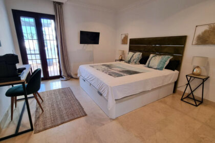 083cb56e1356742cadcfe43c519b8290 - 14