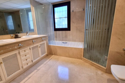 083cb56e1356742cadcfe43c519b8290 - 16