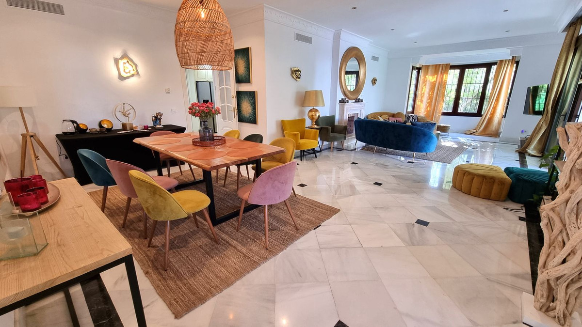 083cb56e1356742cadcfe43c519b8290 - 24