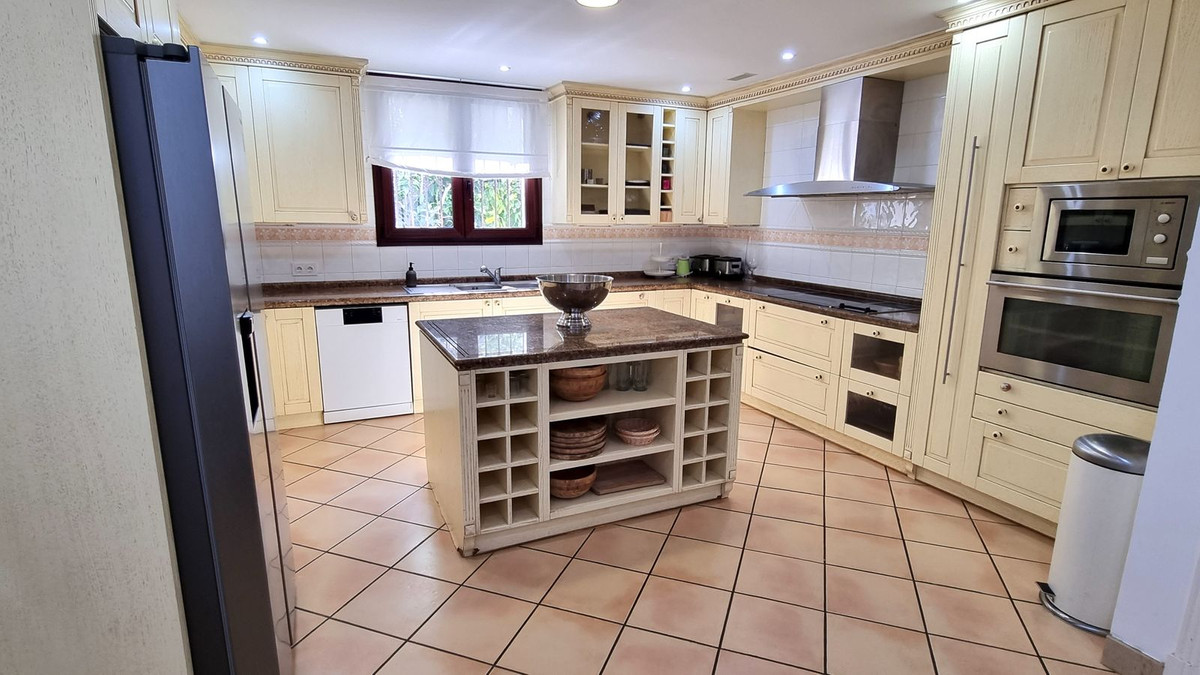 083cb56e1356742cadcfe43c519b8290 - 33