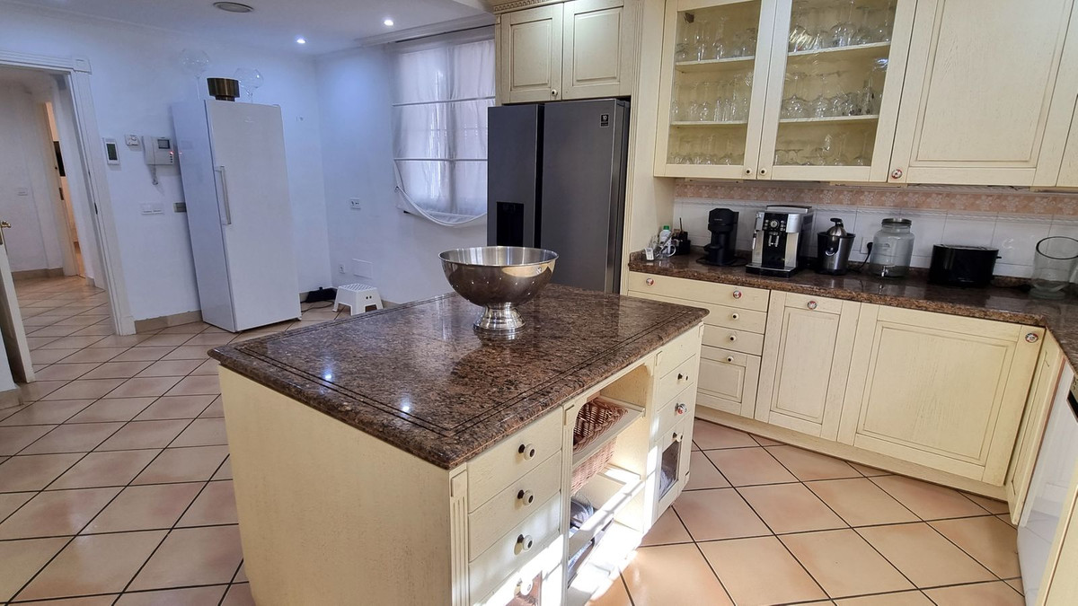 083cb56e1356742cadcfe43c519b8290 - 35