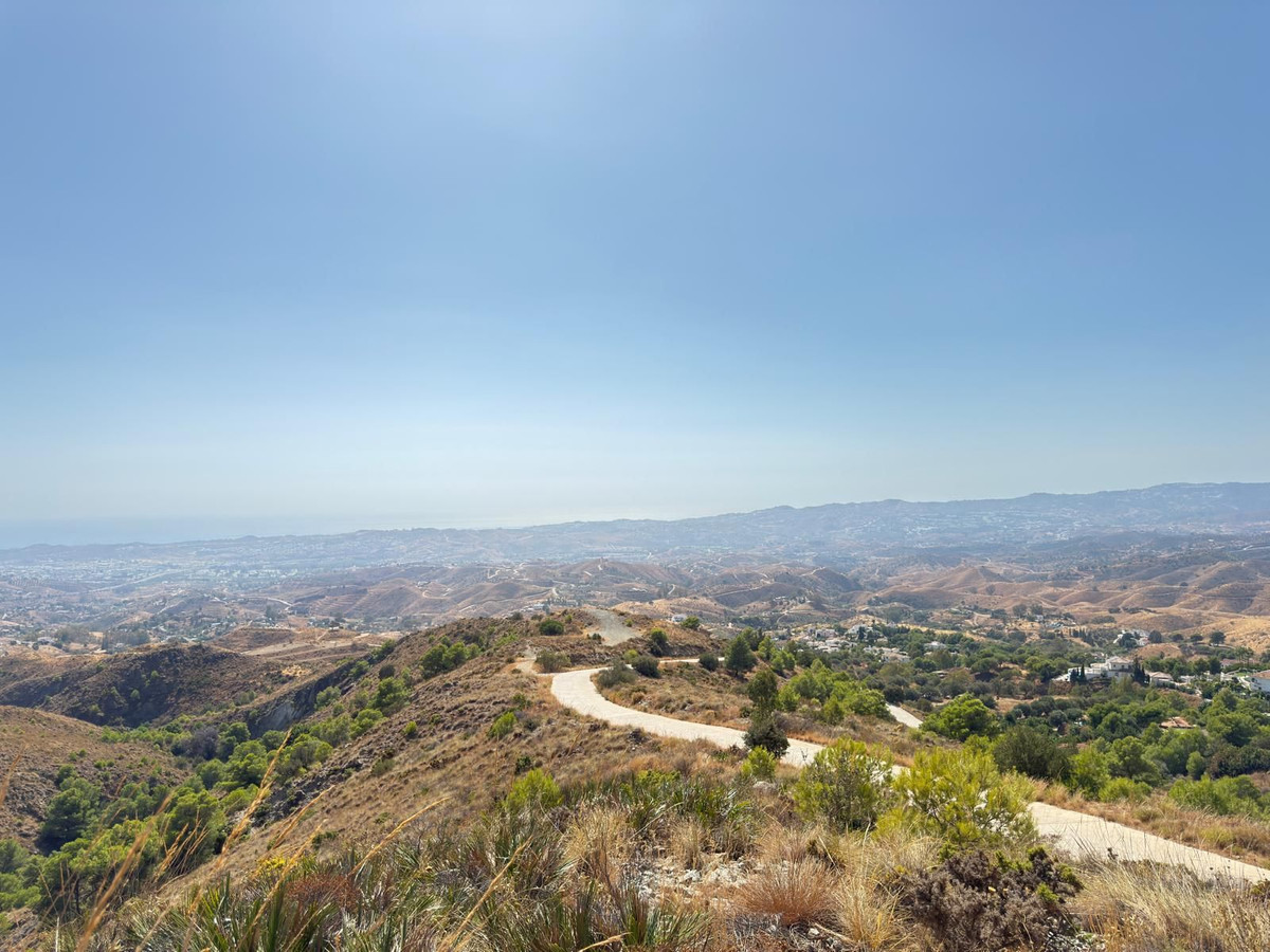 085b04909253f765f5b6b3993fc8606e - 12