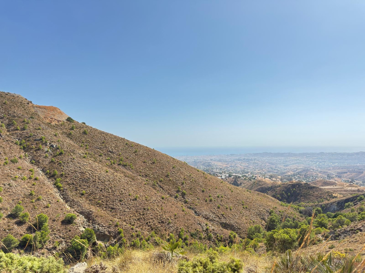 085b04909253f765f5b6b3993fc8606e - 13