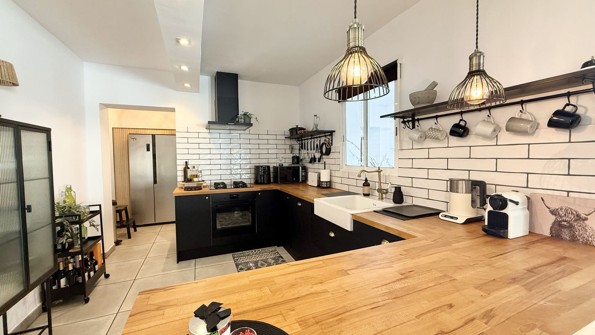 086e586681be3a7c7f33f4e2cf2bc451 - 18