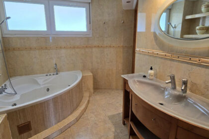 0897fbd2a330b7fdd93e845cddc31ffb - 12