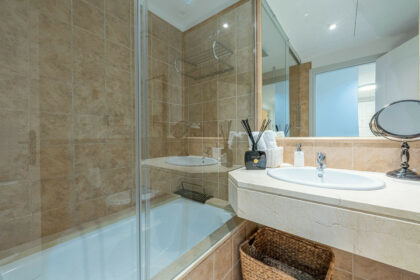 08f46b7ec223d4a97174a222d9ff1a60 - 22