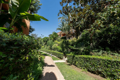 08f46b7ec223d4a97174a222d9ff1a60 - 27