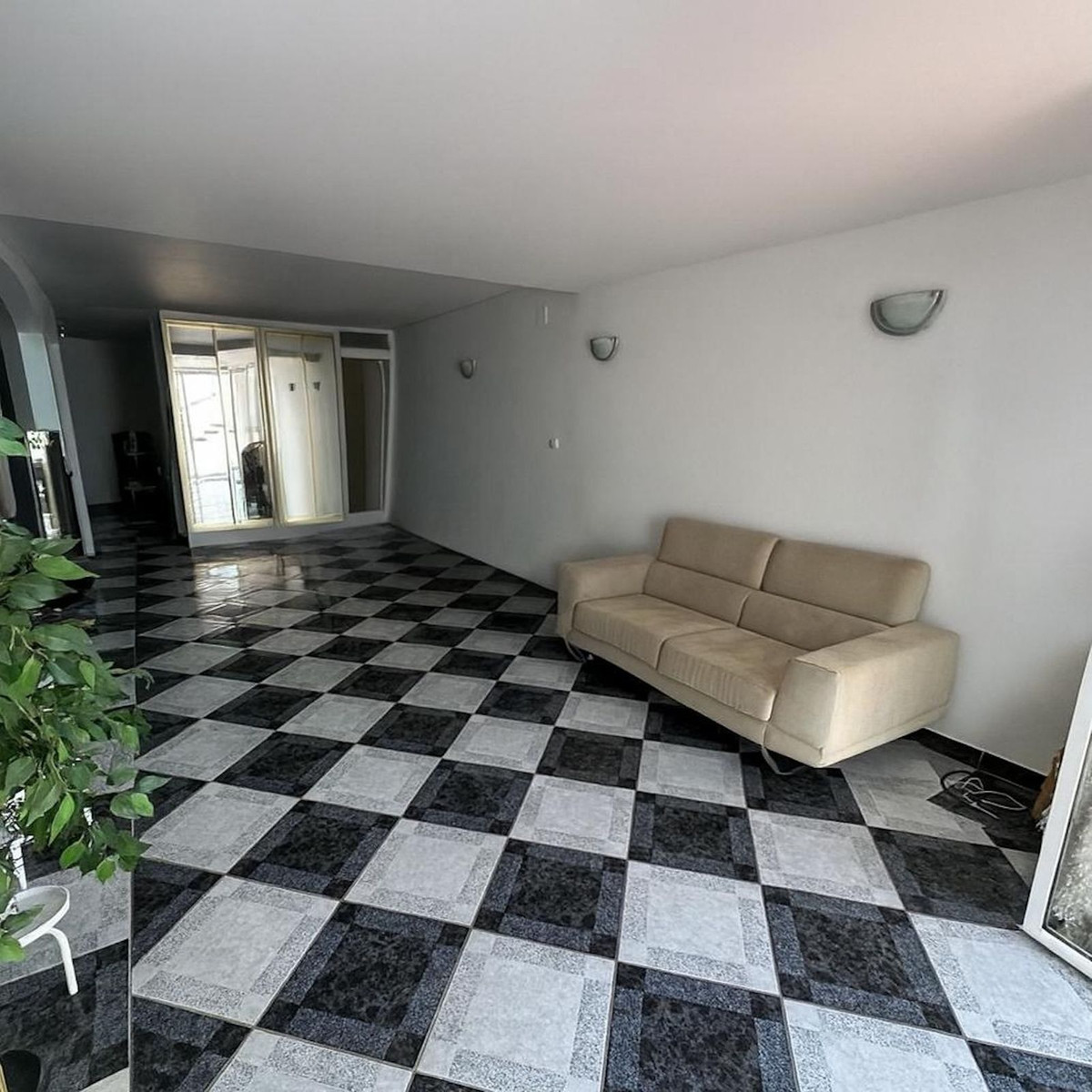 0931f8deaa835f8a862e3af269d04a0b - 13