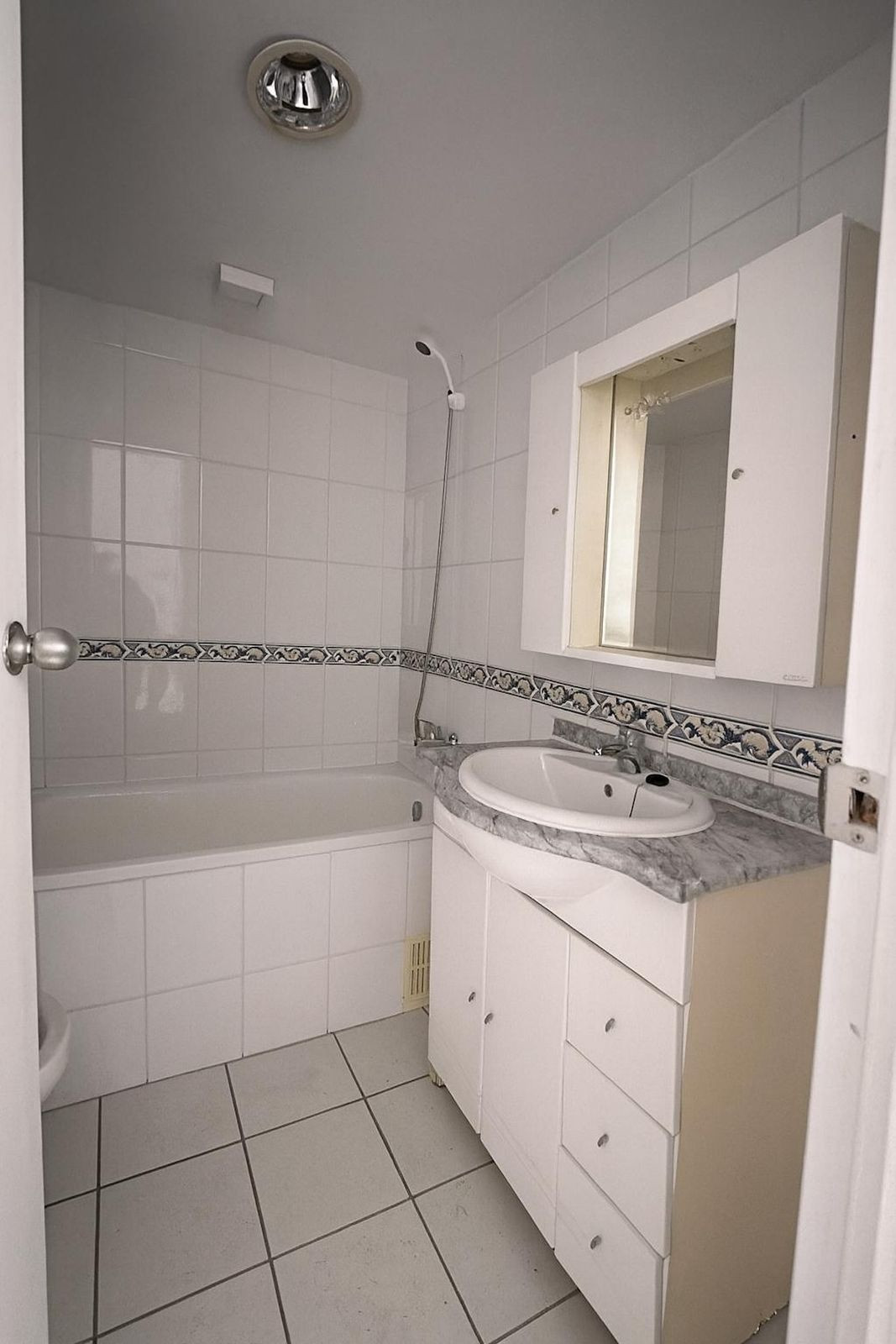 0931f8deaa835f8a862e3af269d04a0b - 27