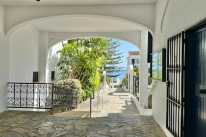 0931f8deaa835f8a862e3af269d04a0b - 8