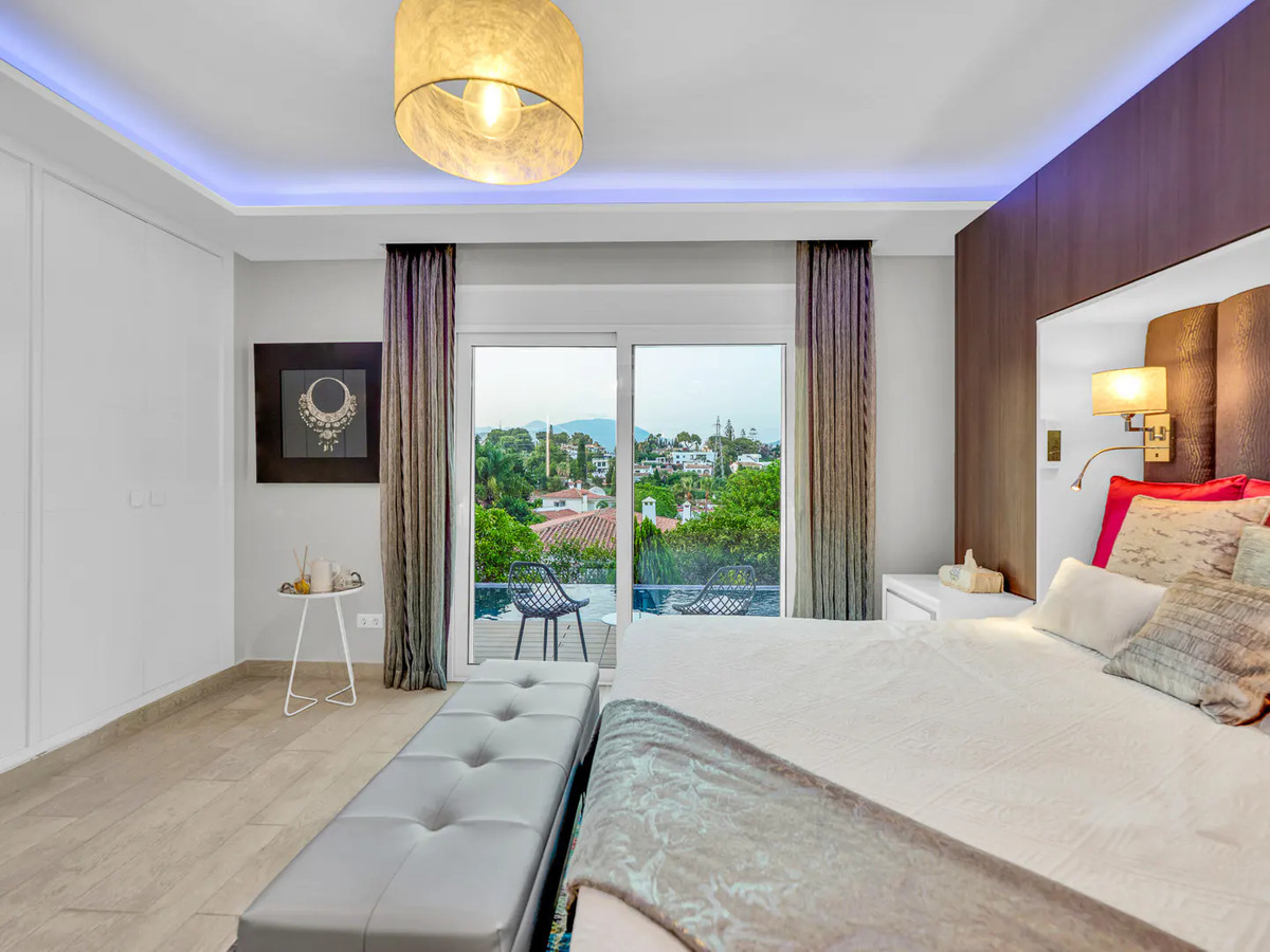 0943231c6b170b56e0c2edaa22467261 - 11