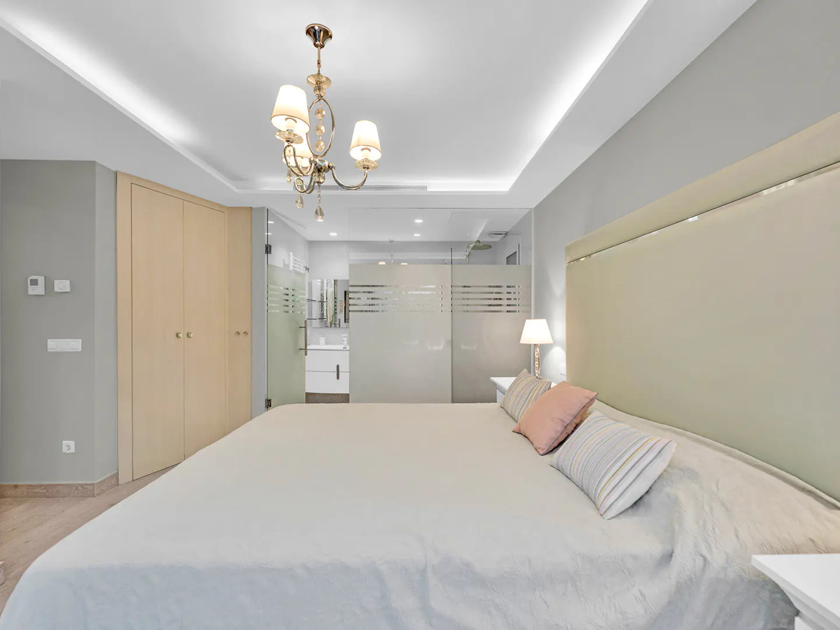 0943231c6b170b56e0c2edaa22467261 - 13