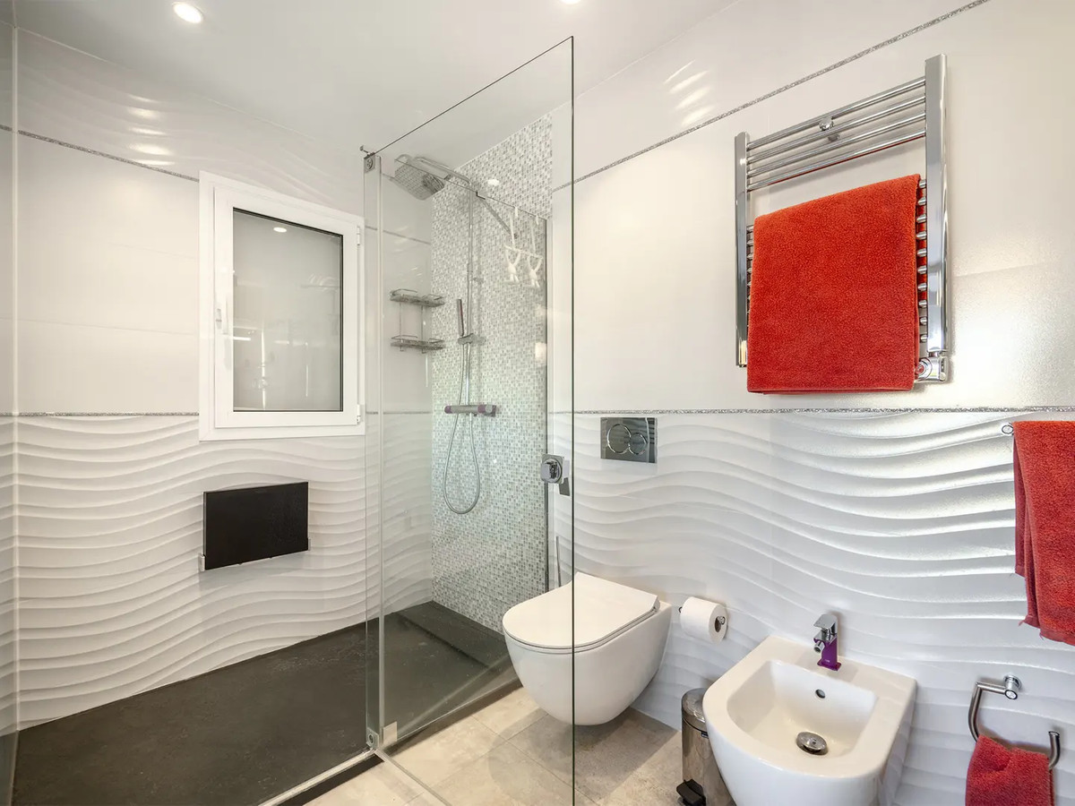 0943231c6b170b56e0c2edaa22467261 - 14