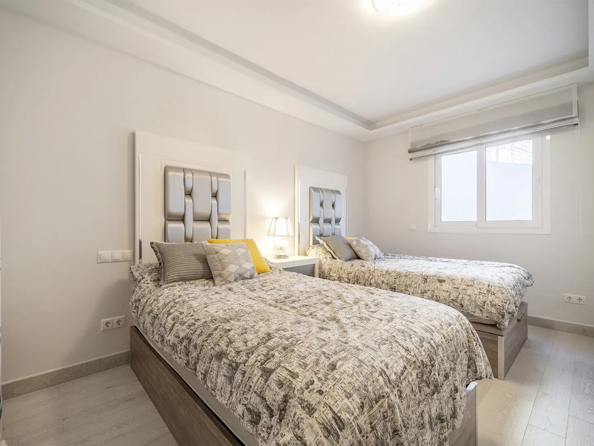 0943231c6b170b56e0c2edaa22467261 - 17