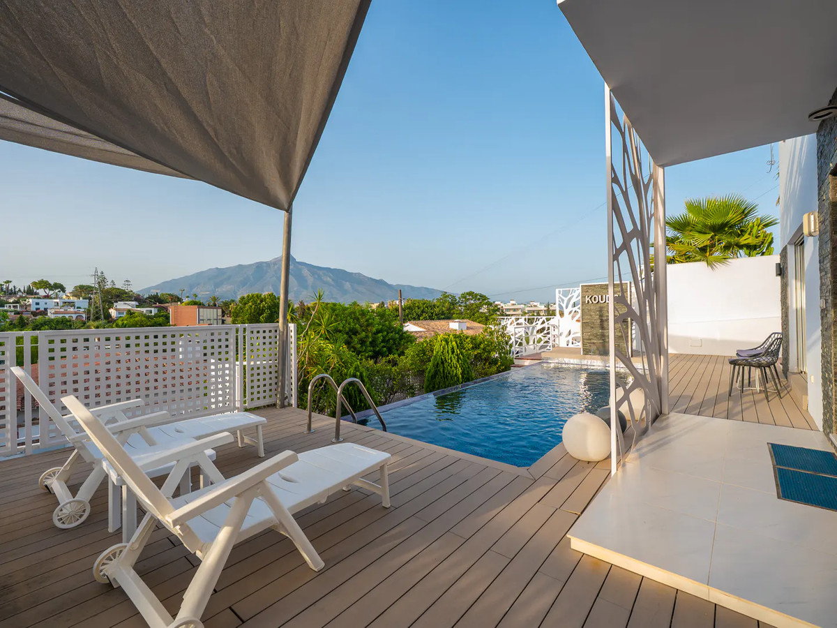 0943231c6b170b56e0c2edaa22467261 - 24