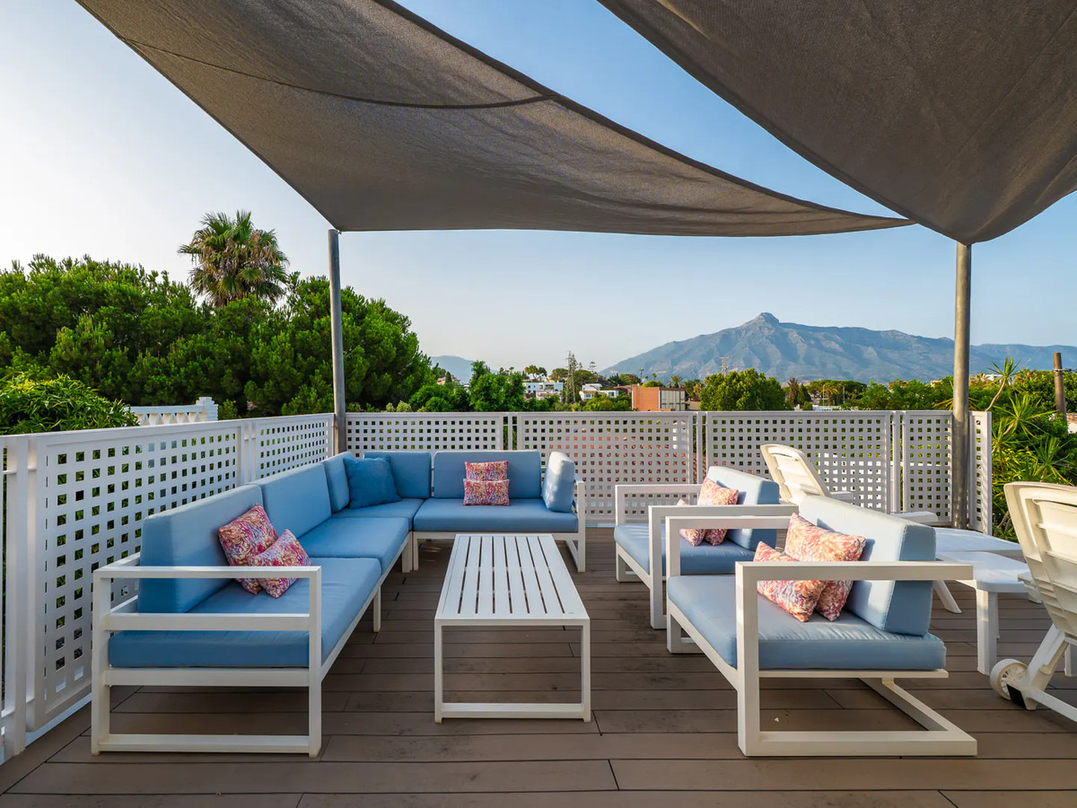 0943231c6b170b56e0c2edaa22467261 - 26