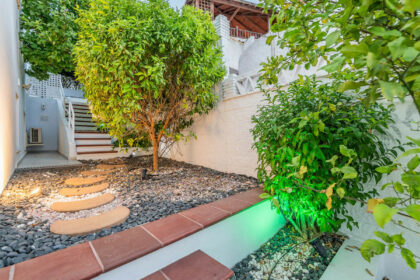 0943231c6b170b56e0c2edaa22467261 - 33