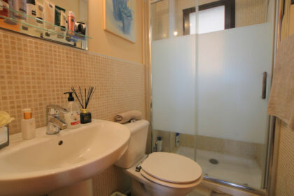 09cb6dc281101271f12ee998e8175bc4 - 18