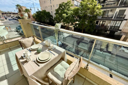 0ac49d12bcf4763fbebe2a00211d0409 - 1