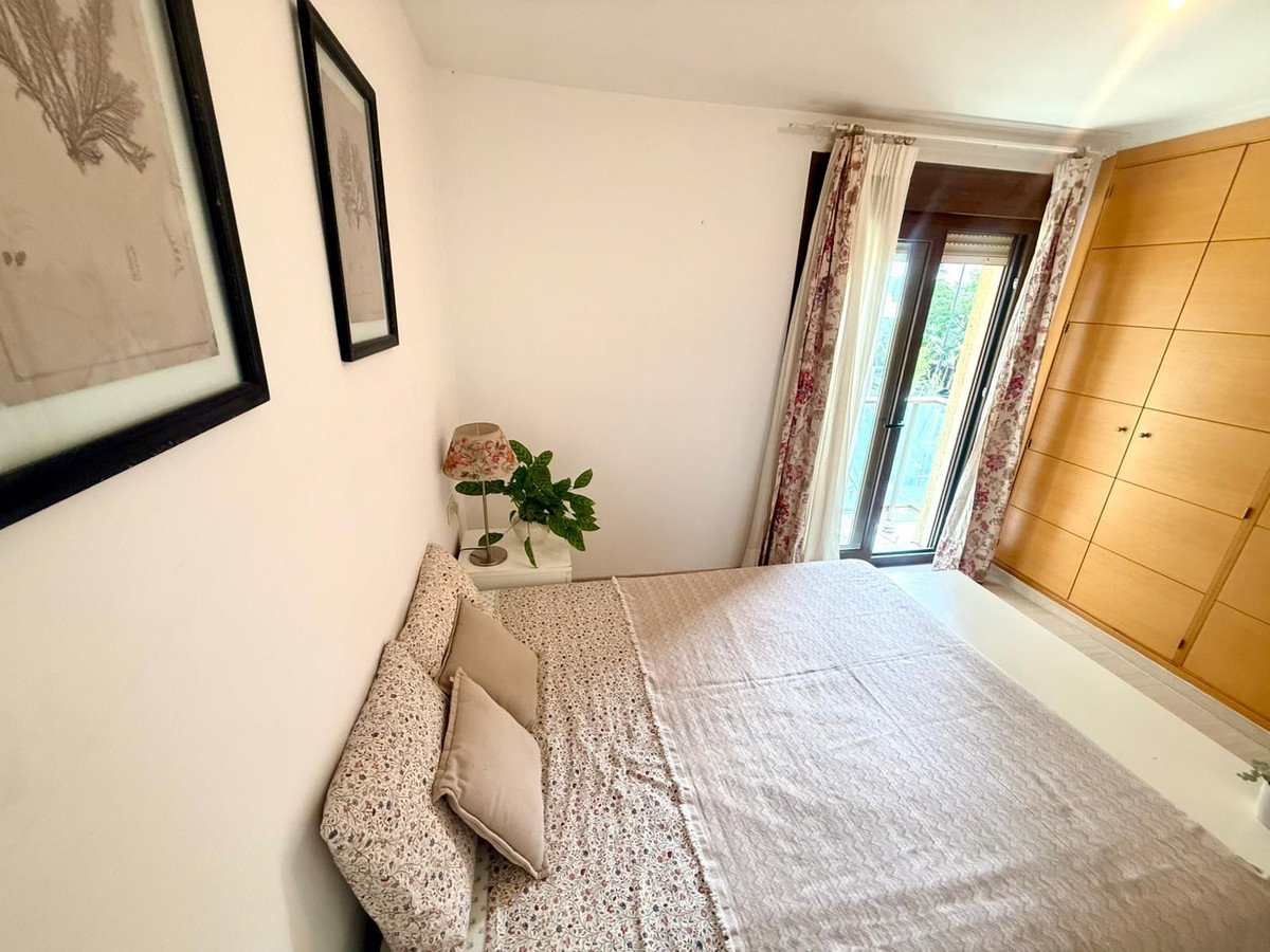 0ac49d12bcf4763fbebe2a00211d0409 - 17