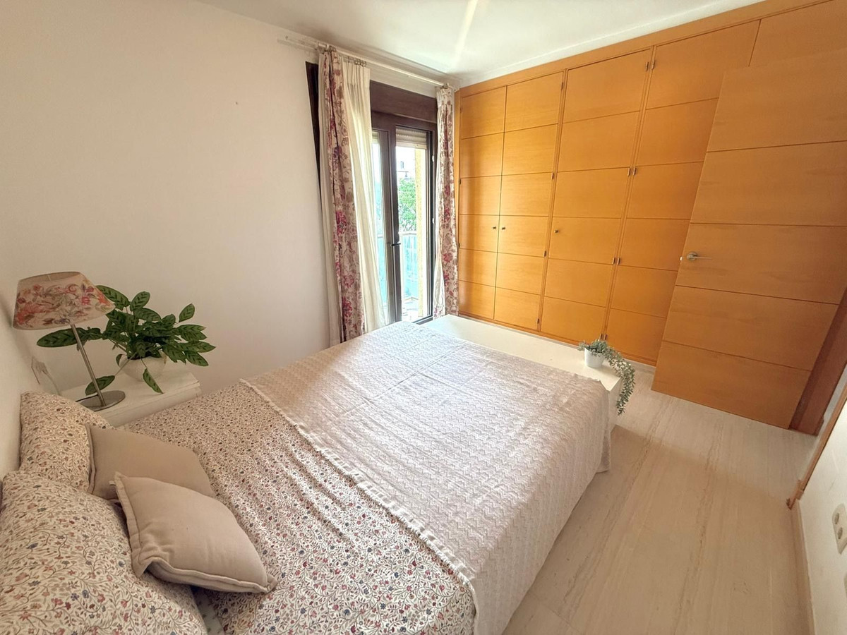 0ac49d12bcf4763fbebe2a00211d0409 - 19