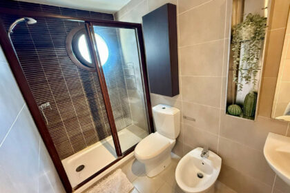 0ac49d12bcf4763fbebe2a00211d0409 - 20