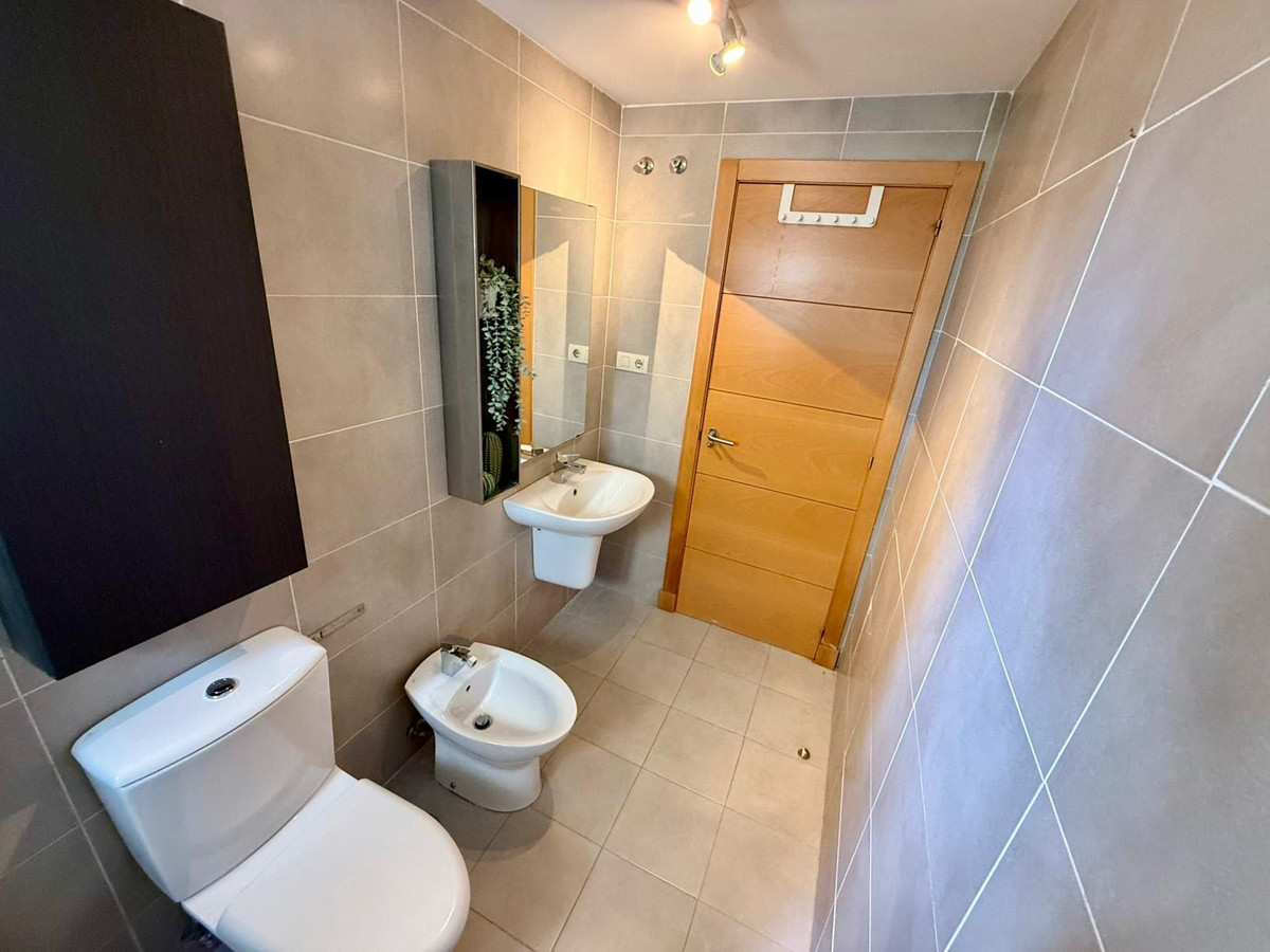 0ac49d12bcf4763fbebe2a00211d0409 - 22